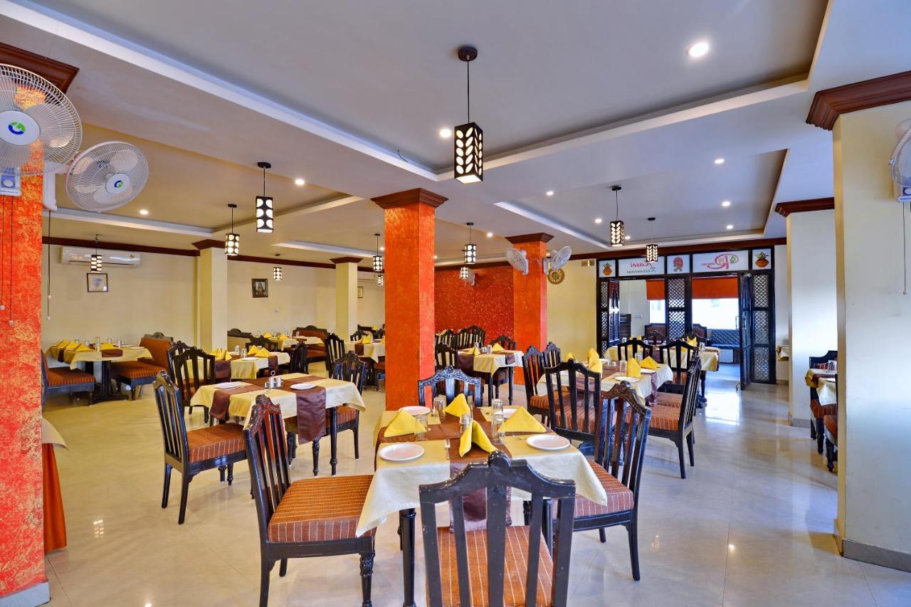 Oyo 6541 Hotel Relax Inn อุเดเปอร์ ภายนอก รูปภาพ